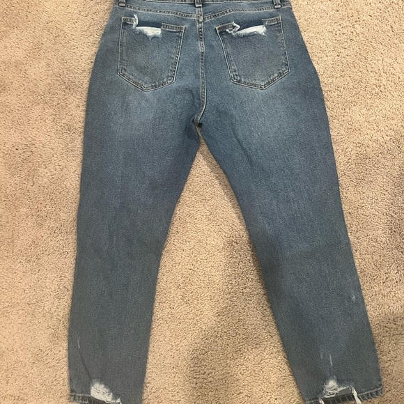 A&F Mom Jean - Picture 2 of 2